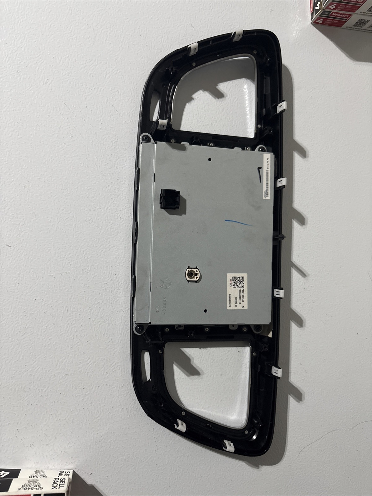 Uconnect Radio head Unit For 2018-2020 Chrysler Pacifica
