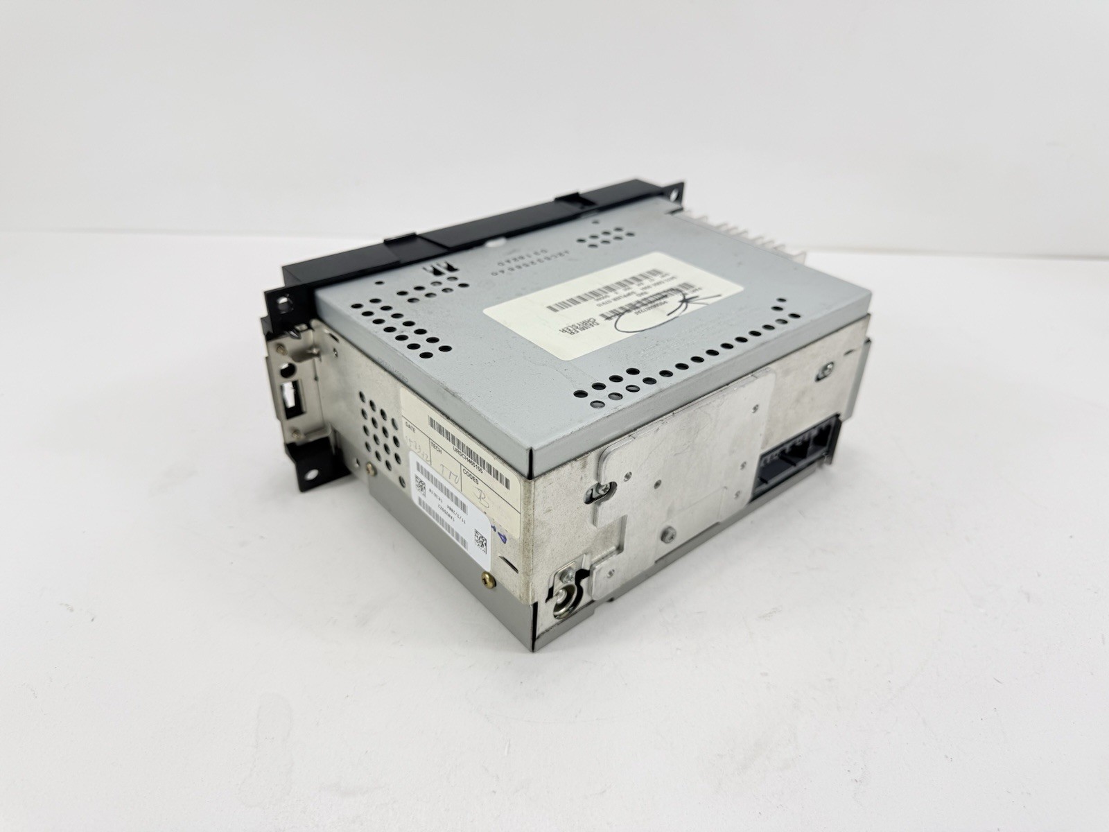 2005-2007 Chrysler 300 Dodge Charger CD Radio 6 Disc Changer OEM P05064072AF