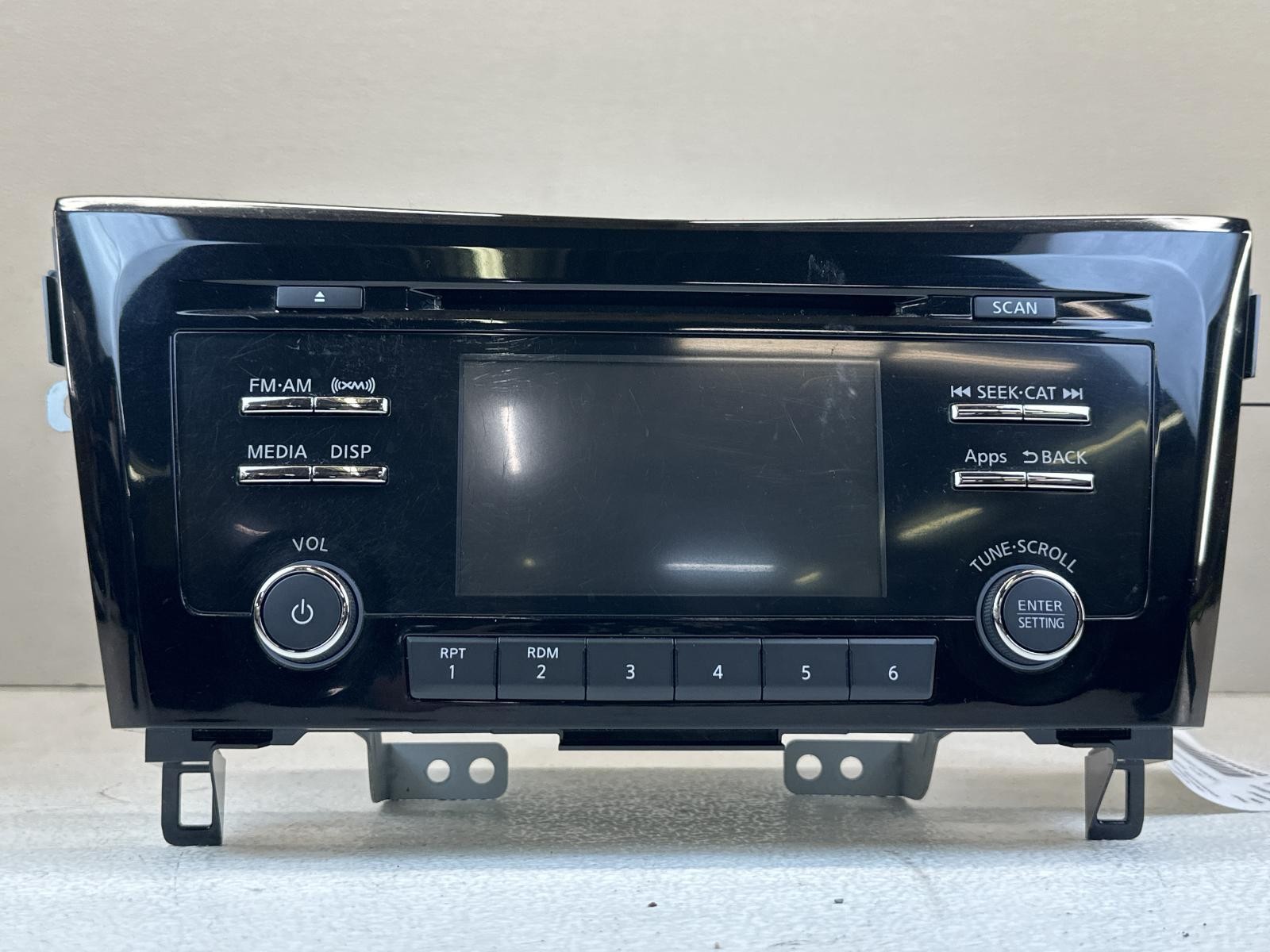 15 16 Rogue Radio Receiver AM-FM-CD W/ Satellite **May Need Programming**