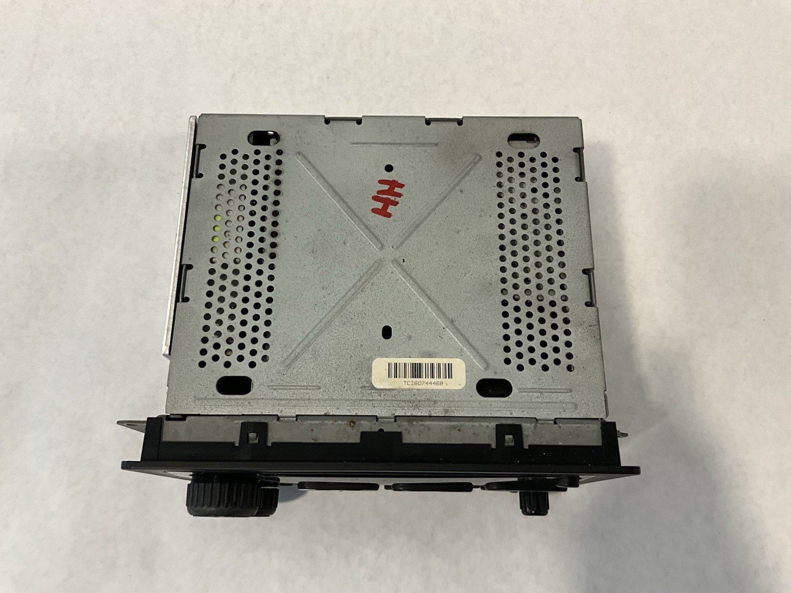 2003-2005 GMC Yukon XL Radio CD Cassette Player 15295372 Faded Tested OEM