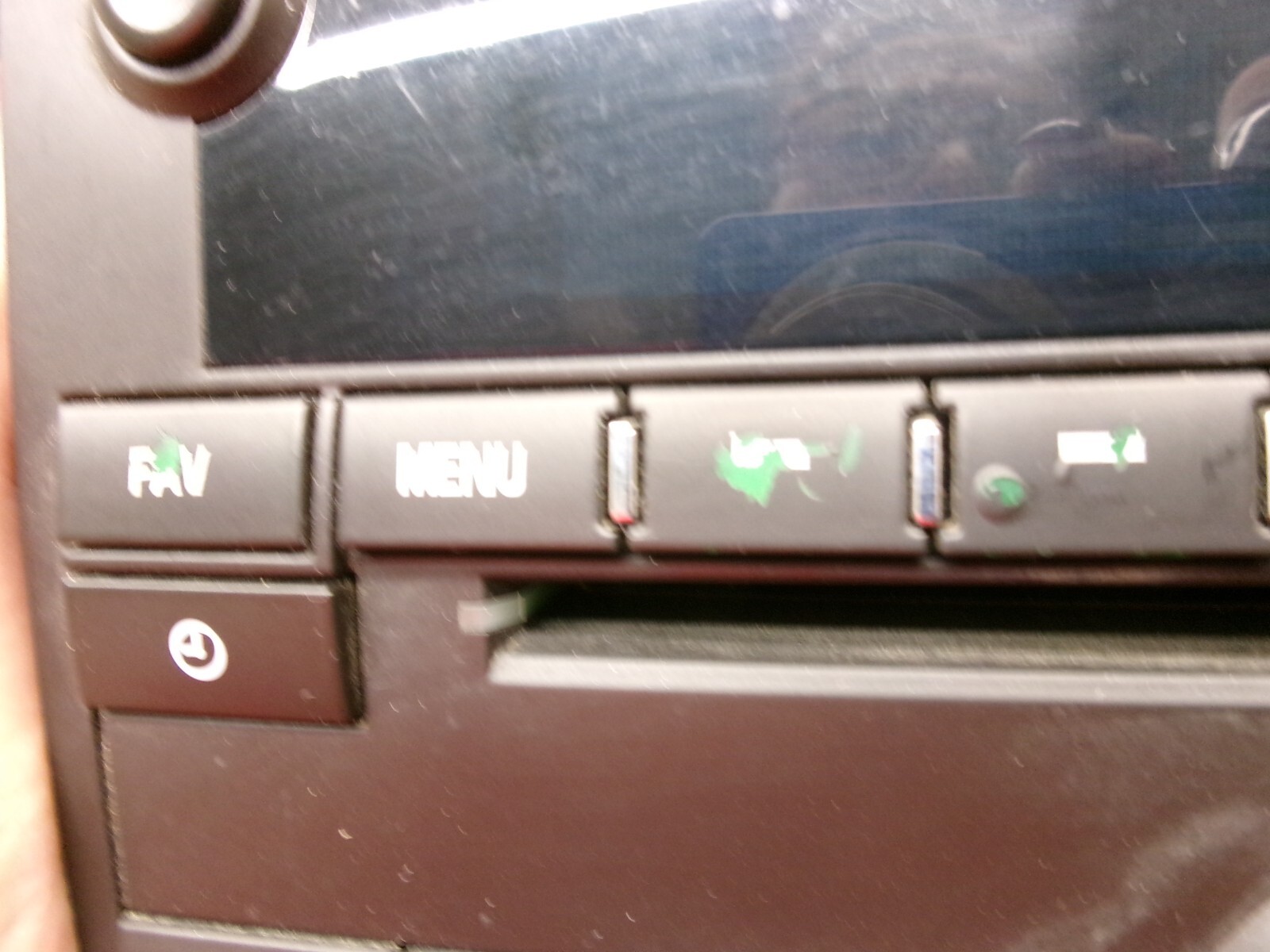 20934593 10 11 12 13 Express Tahoe Silverado AM FM Stereo Radio CD MP3 Player