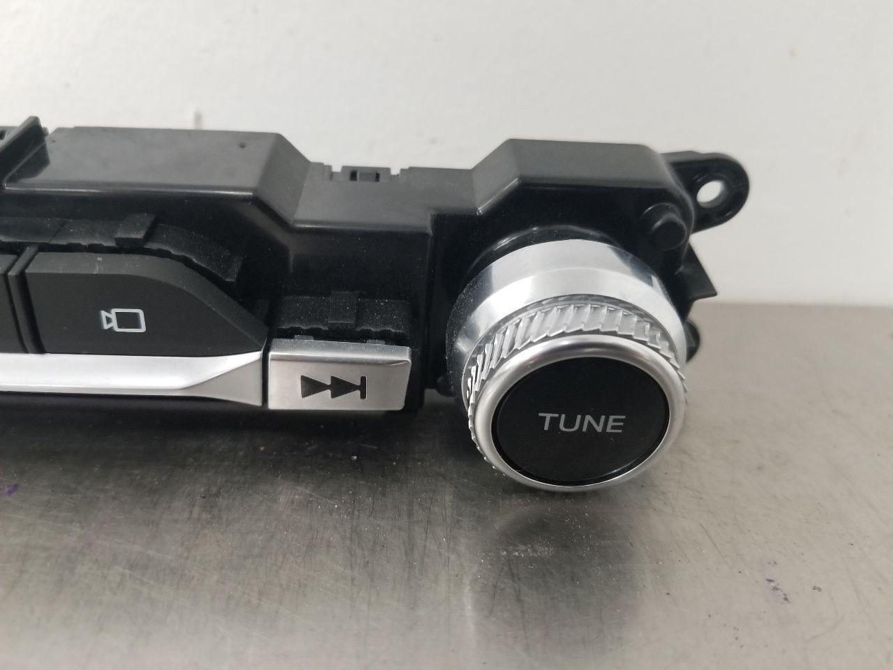 20 FORD EXPLORER PLATINUM RADIO AUDIO CONTROL PANEL LB5T18K811CH