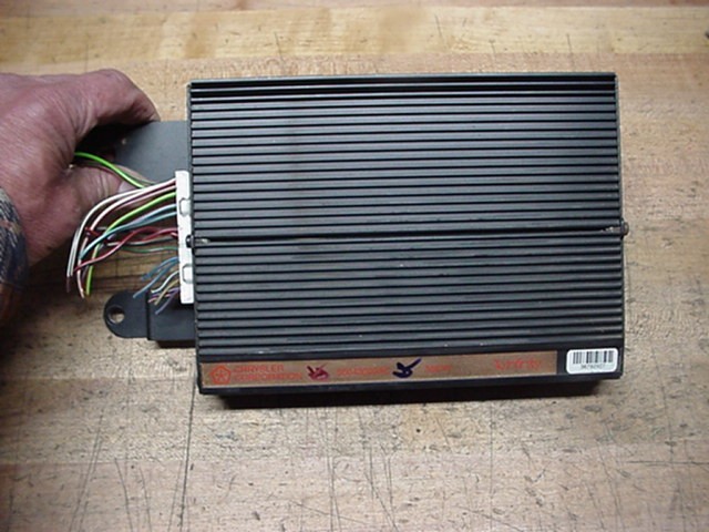 1999 Dodge Durango Dakota Infinity CD AM/FM stereo amplifeir 56043029 AC