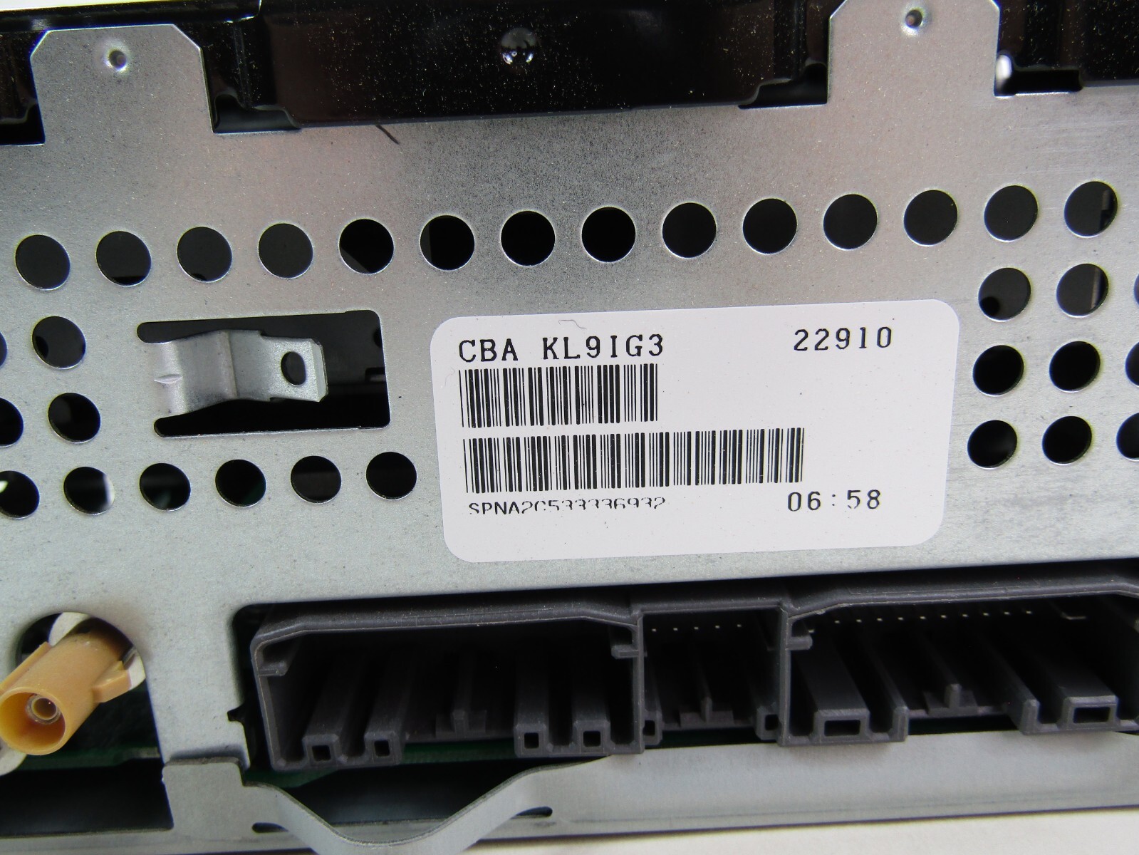 Chrysler Car Stereo CD Radio Part No P05091115AC Single Disc MP3 CBA KL9IG3