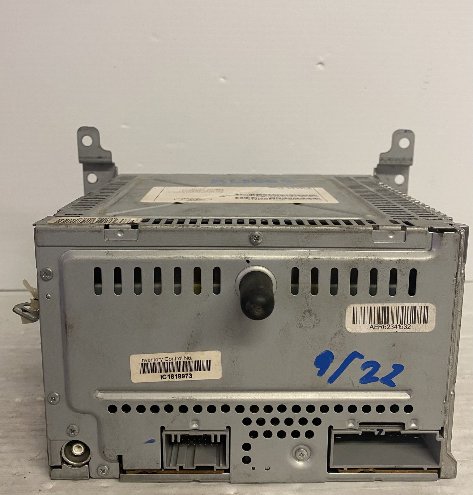2009 FORD ESCAPE Hybrid AM FM Radio CD Player Receiver 9L8T-19C108-AB