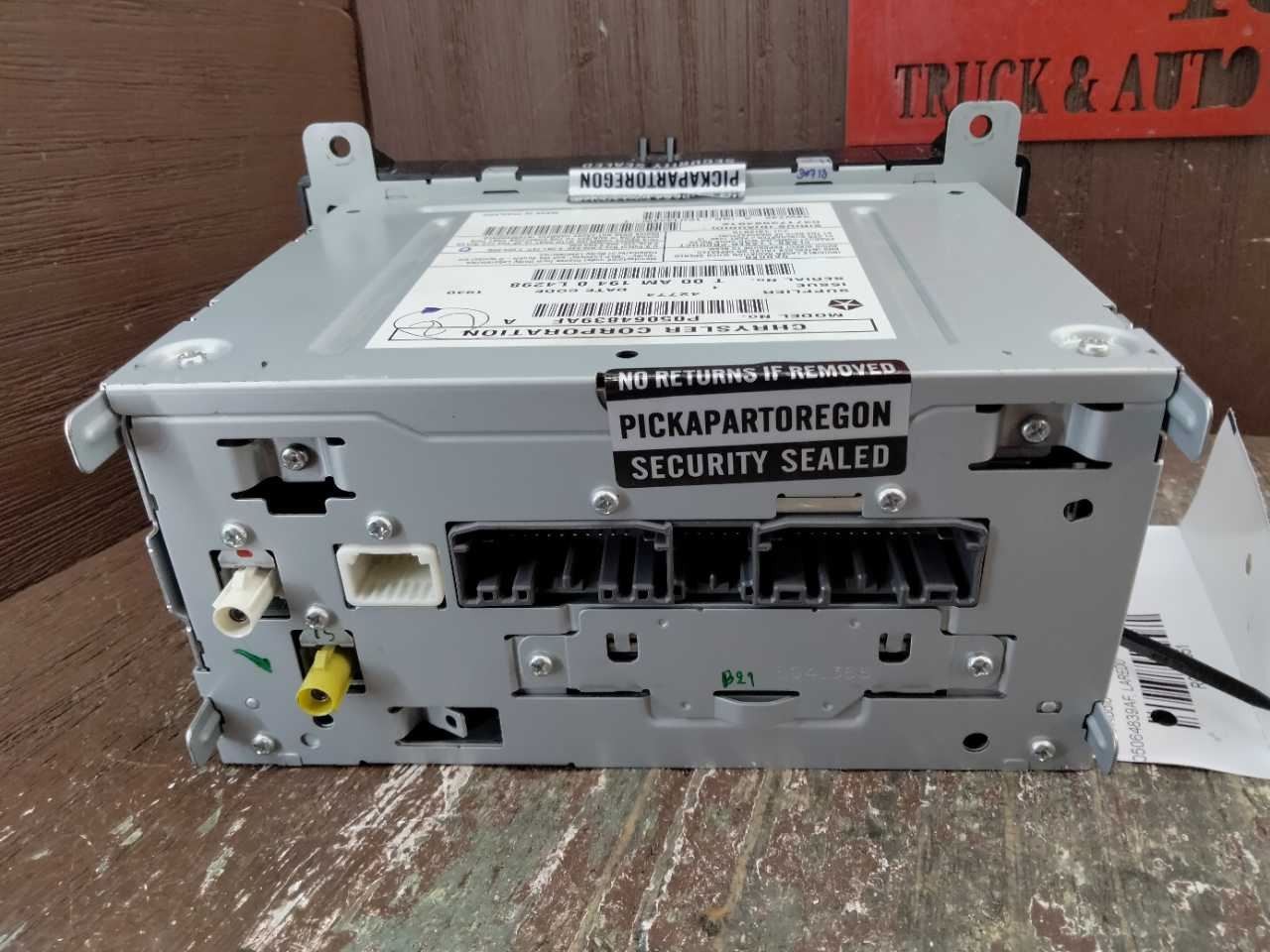 2011 JEEP GRAND CHEROKEE RADIO AM FM DVD RECEIVER MULTIMEDIA RHB 05064839AF