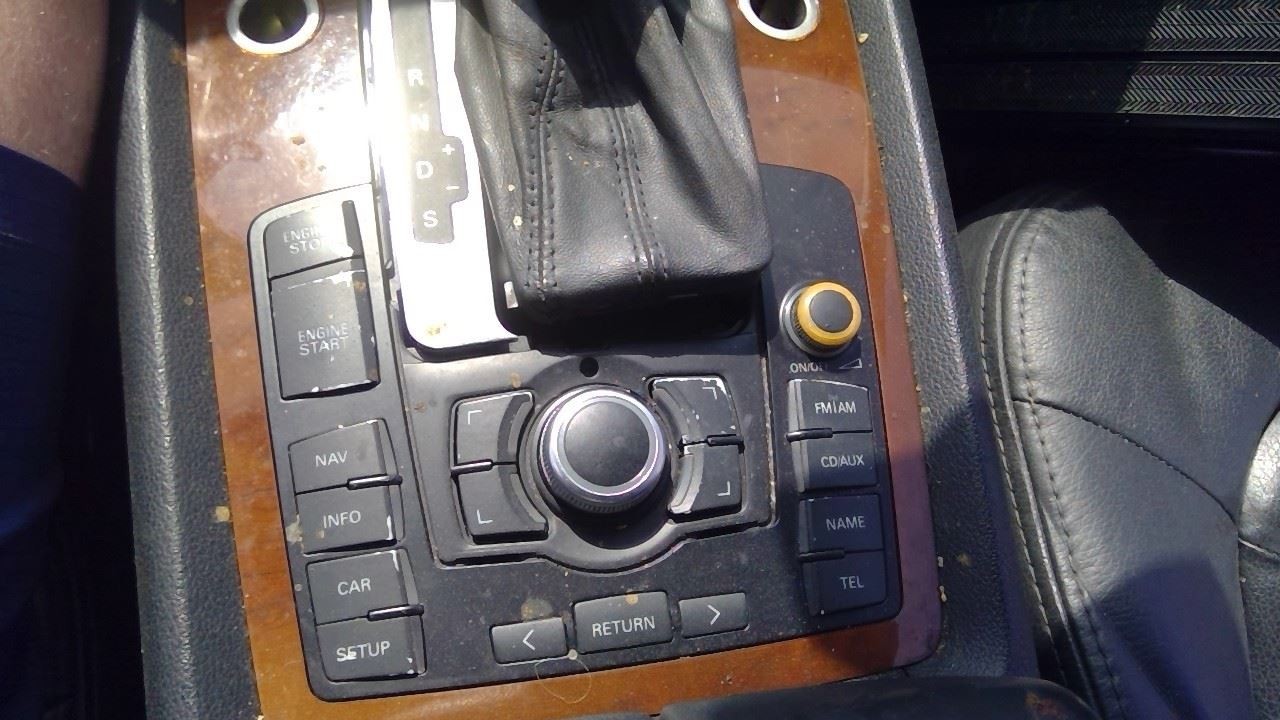 Audio Equipment Radio Control Panel Console Mounted Fits 07-11 AUDI Q7 9620285