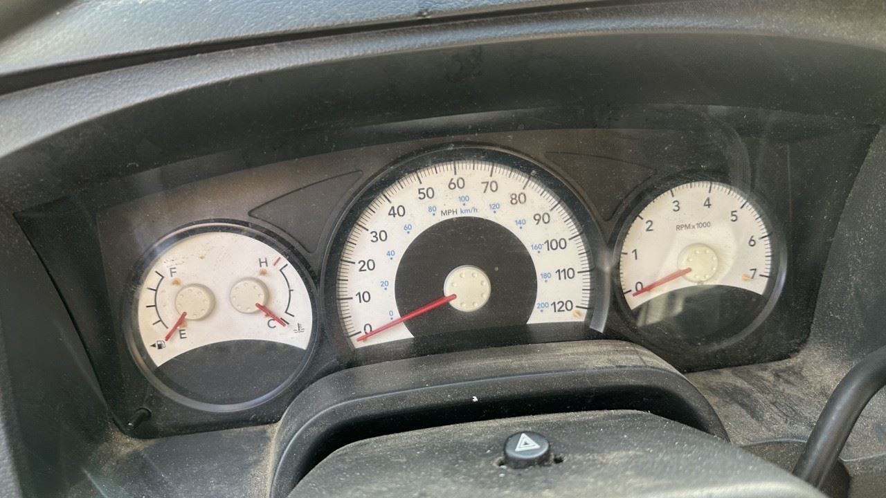 2008-2010 Dodge Dakota Radio AM FM CD-MP3 Face Plate ID RES OEM 1412321