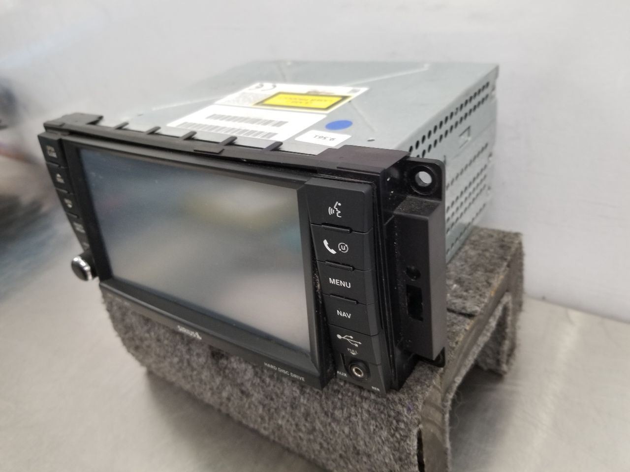 08 DODGE CHARGER SUPER BEE RADIO AUDIO RECEIVER AND DISPLAY ID RER ON FACE PLATE