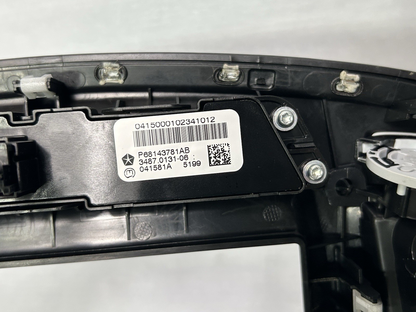 OEM 2015-2017 Chrysler 200 C Uconnect 8.4 Navigation Radio RA4 VP4 NA + BEZEL