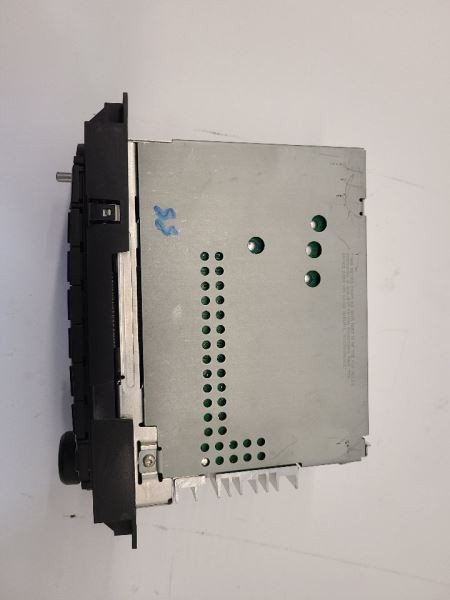 06 07 JEEP COMMANDER AM FM CD Player Radio Receiver OEM ID REF