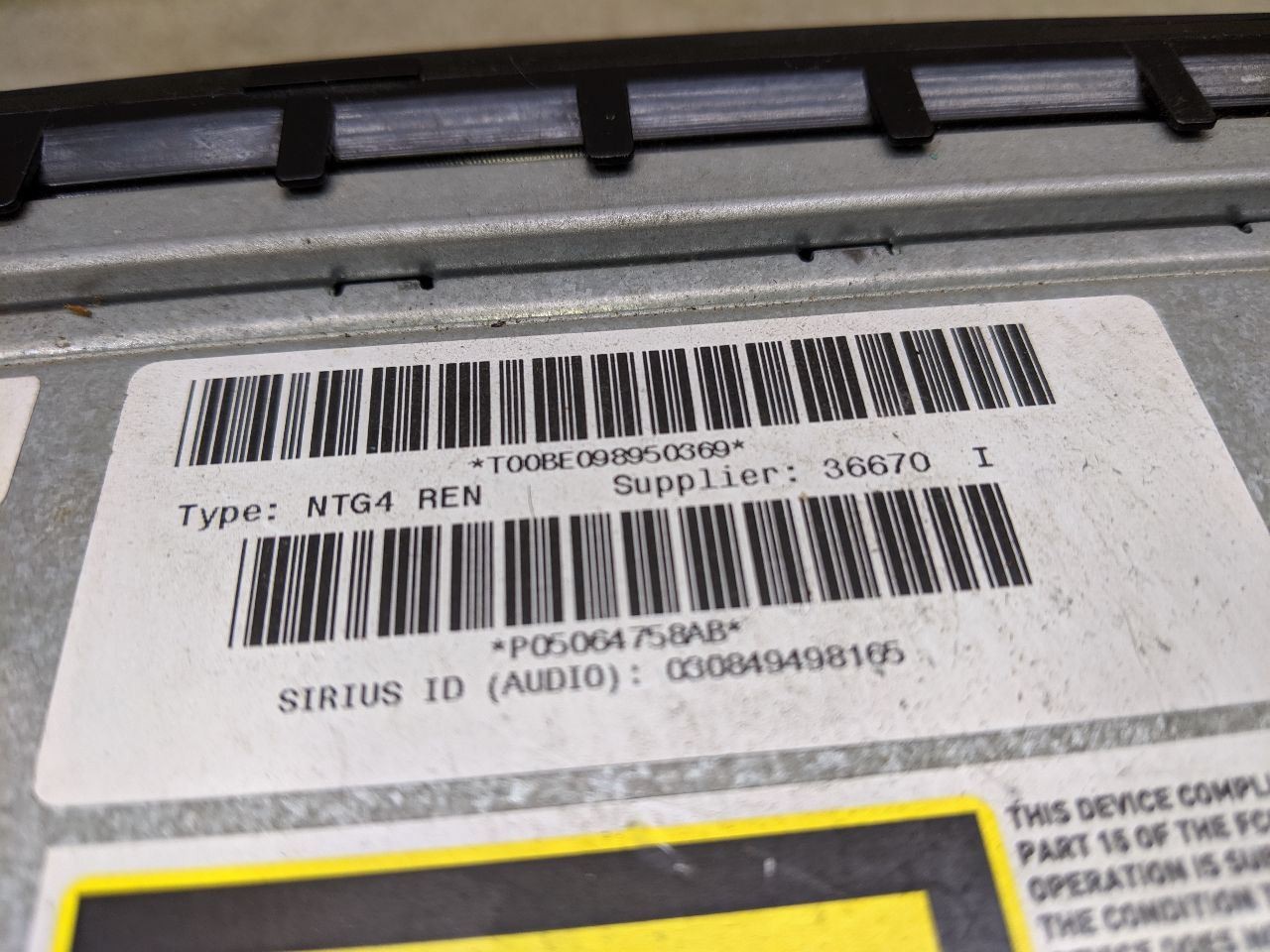 Stereo Radio REN AM FM CD AUX SIRIUS Fits 09-10 JEEP COMPASS k116-203992