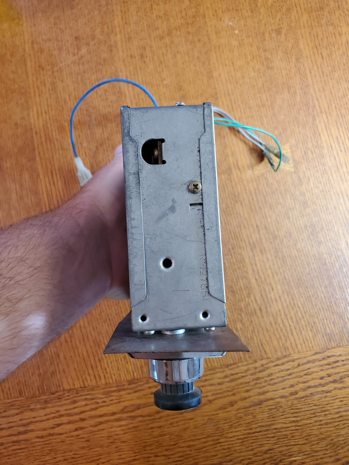Fiat Astrosonix Stereo Pushbutton AM/FM Original Radio, Part # 8966