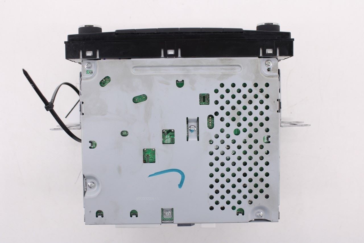 17-19 Nissan Sentra SV Radio Faceplate Control w/ Receiver CD Player and Display