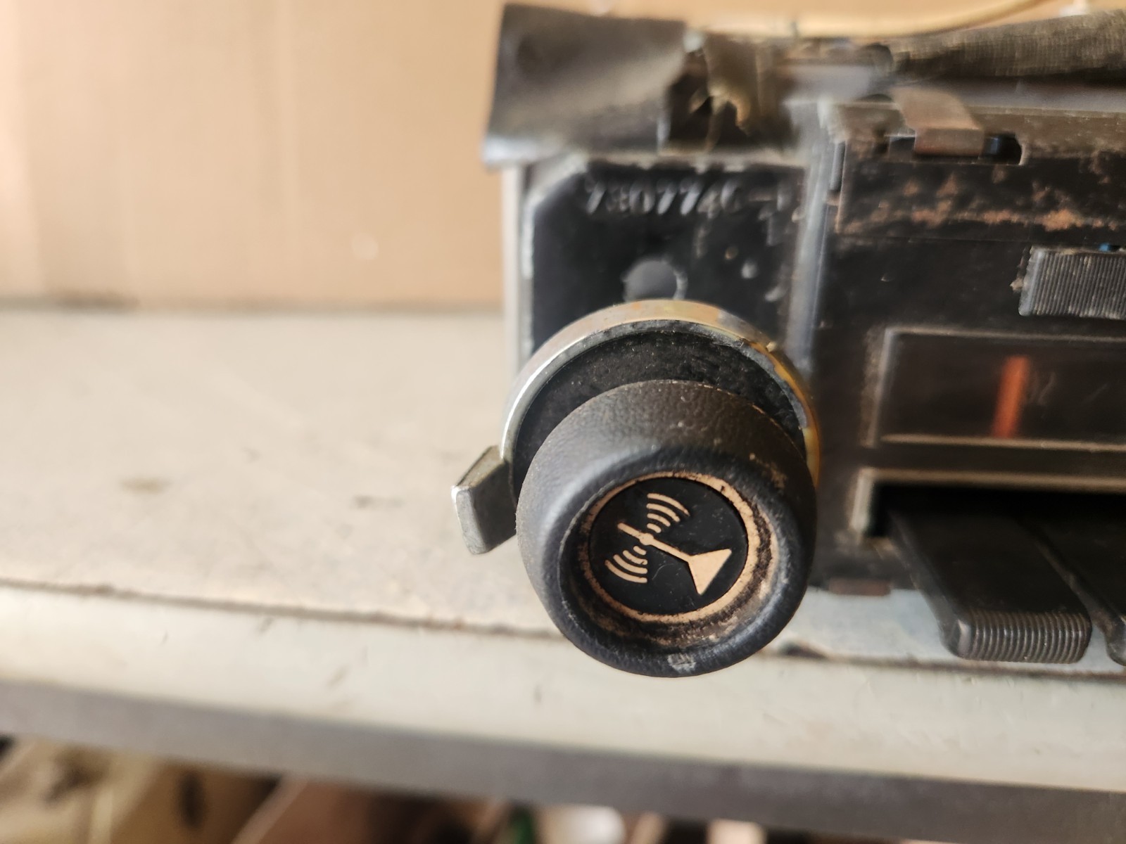 OEM DELCO 7933251 ? AM/FM RADIO 1971 1972 CHEVELLE SS CAMARO Z28 NOVA (WORKING)