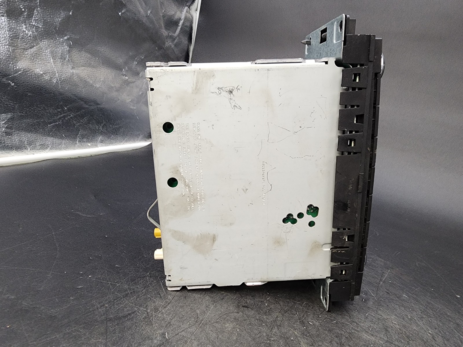 OEM 07-12 Chrysler Dodge Jeep Ram Radio CD MP3 AUX Receiver 68021163AD Used