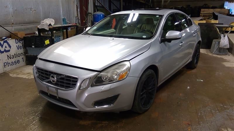 Radio and Temperature Control S60 Control Panel Fits 11-13 VOLVO 60 SERIES 91549