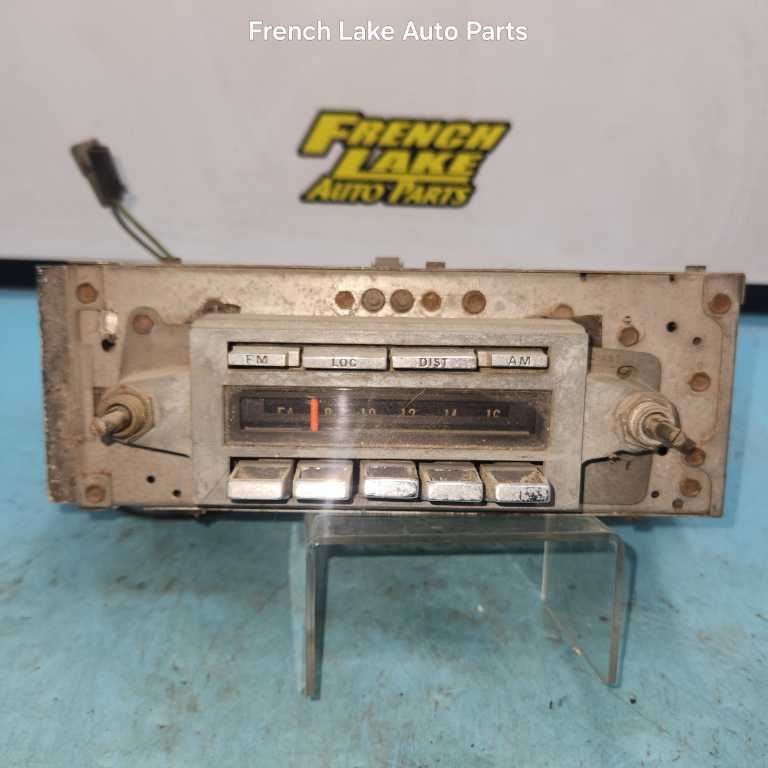 UNTESTED PARTS RADIO “MODEL 419” Fits 1967 IMPERIAL 1240191