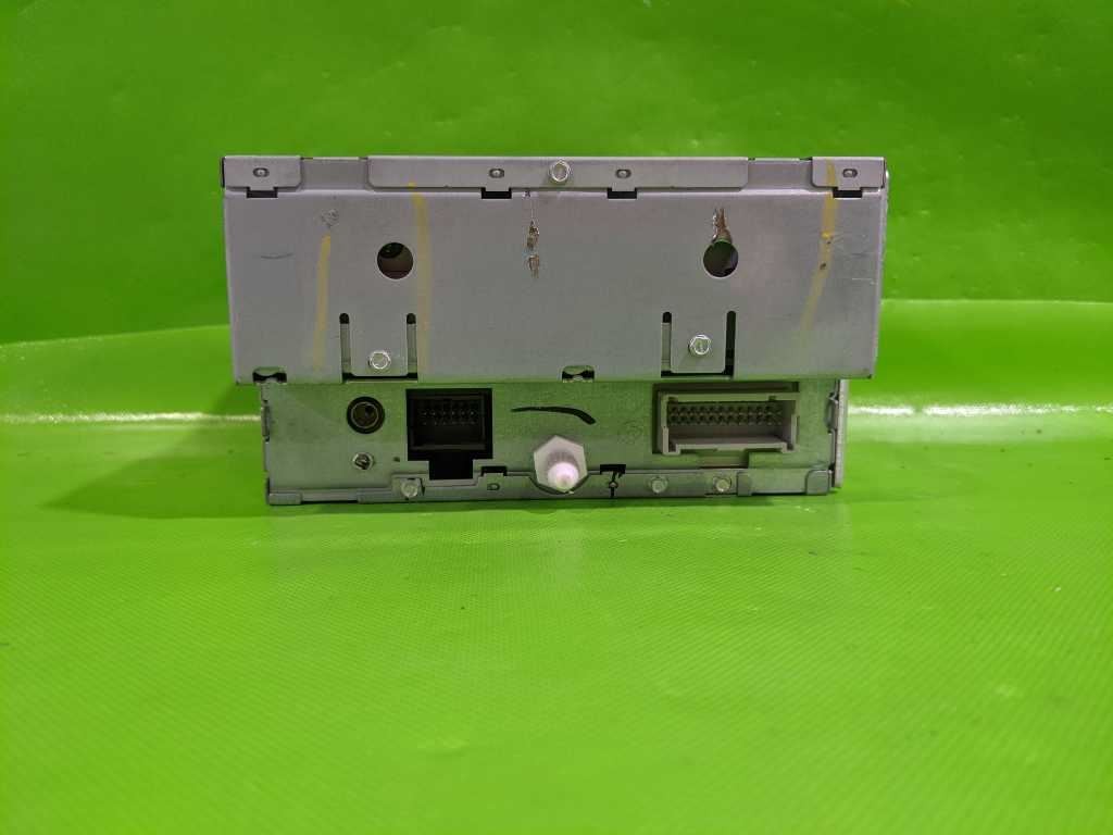 05 06 YUKON FACTORY RADIO W/AM FM 6 DISC OEM 4744-12