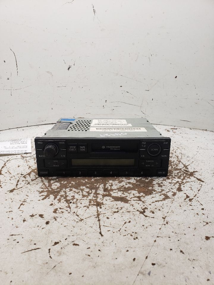 1999-2009 Volkswagen Golf Radio VIN J 8th Digit Includes City OEM 1367171