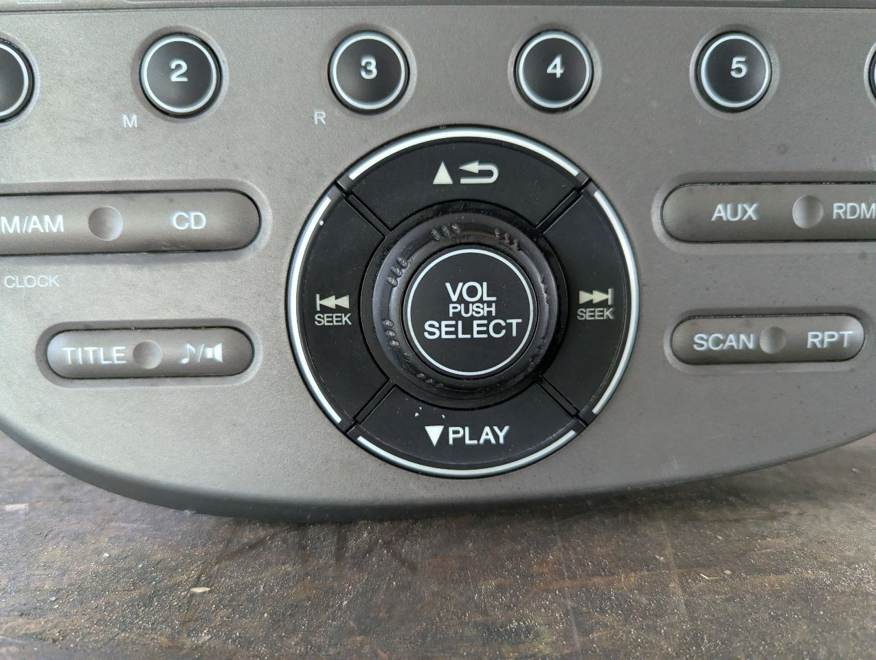 Audio Equipment Radio Tuner Assembly AM-FM-CD-MP3 Fits 09-13 FIT 39414