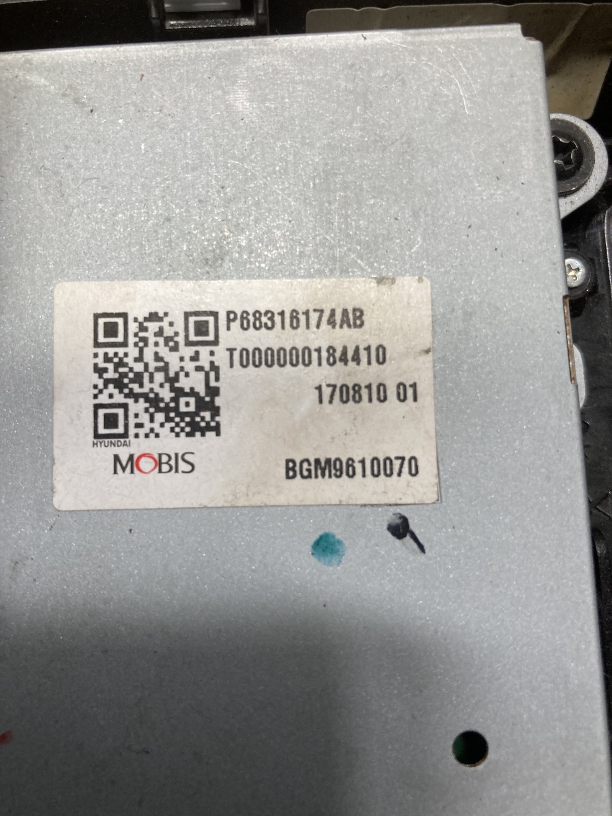 2018-2020 Chrysler Pacifica Radio Information Display Screen Panel 68316174AB