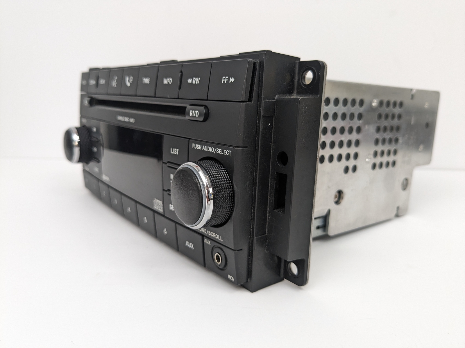Dodge Nitro Caravan Chrysler Jeep Liberty Radio Aux Mp3 08 09 2010 OEM *Cd