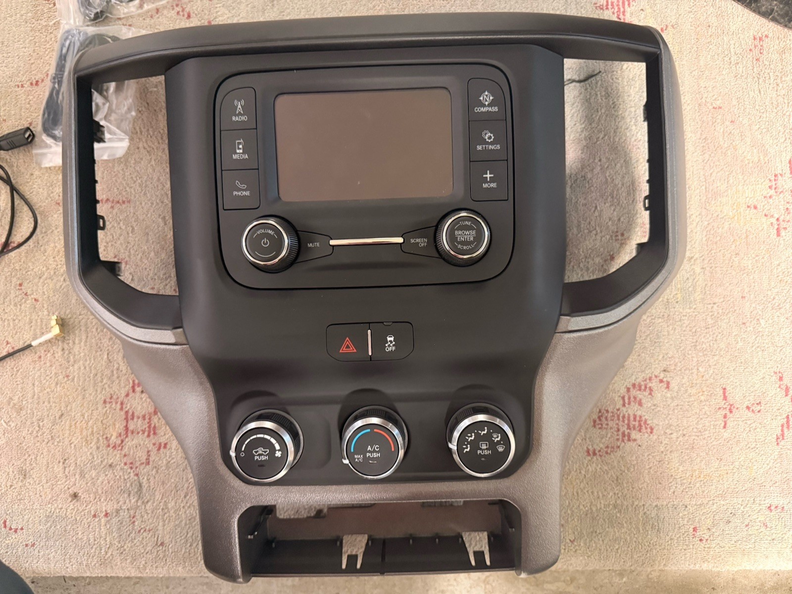 2019 RAM 2500 Uconnect 5” VP2 Radio unlocked And AC Control Assembly