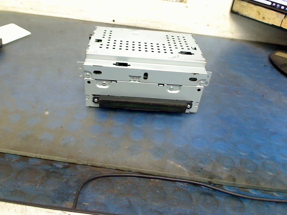 CD PLAYER VOLVO XC70 (BZ) SUV 2.4 D5 20V 205 AWD (D5244T10) 2011 p31328067