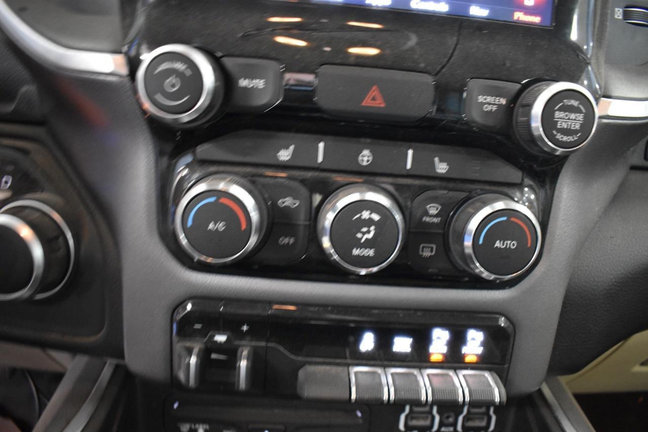 2019 RAM 1500 8.4″ UCONNECT 4 OEM RADIO W/ CONTROL PANEL & RECEIVER UAV NAV