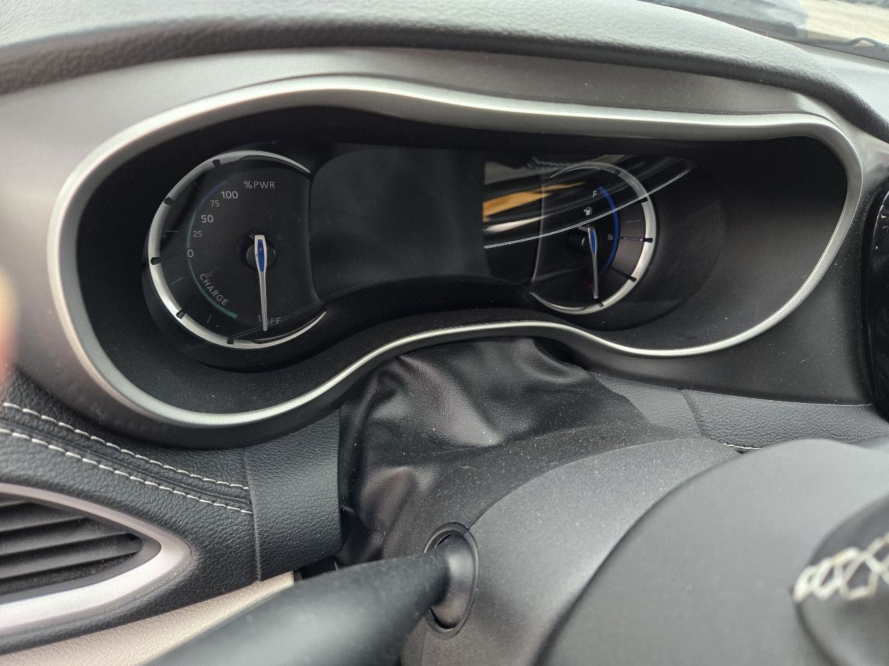 2021-2025 Chrysler PACIFICA Front Dash 10.1″ Display Screen Silver Bezel