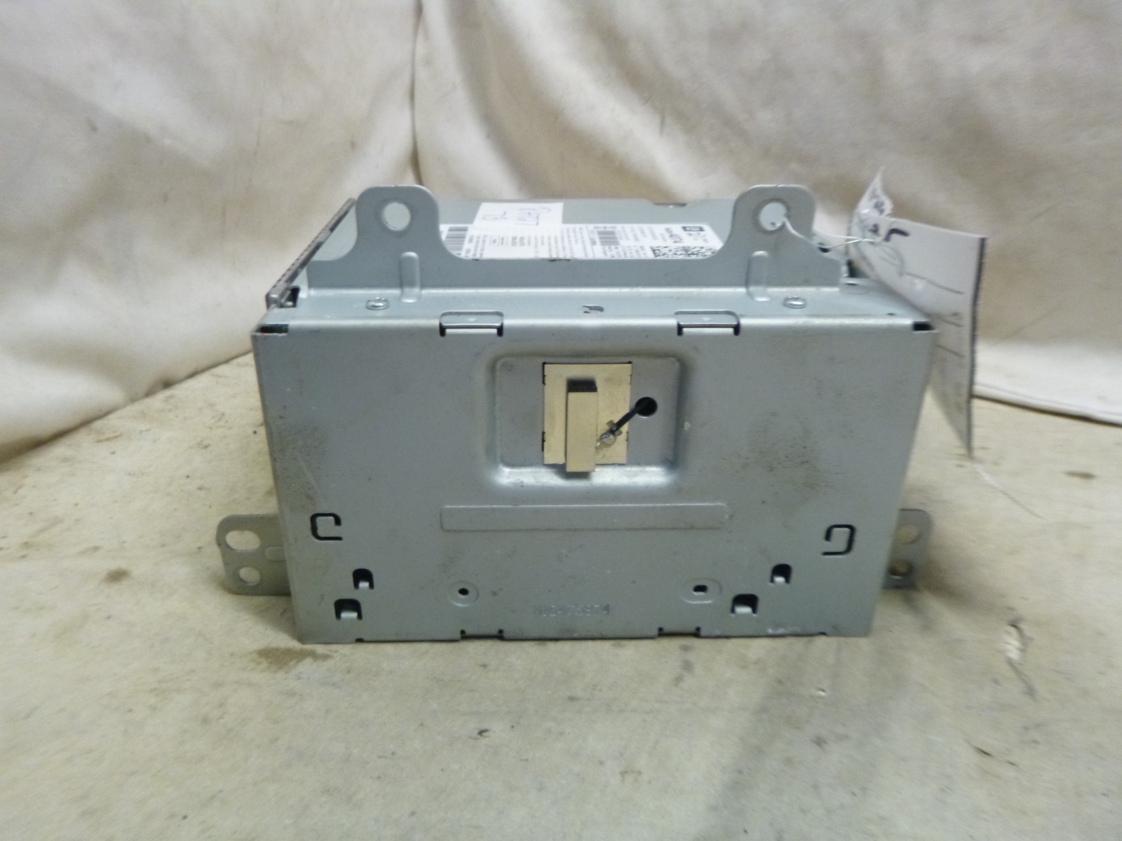 2017 17 Chevrolet Equinox Radio Receiver Mechanism w/ Vin Tag 84064074 RAT27