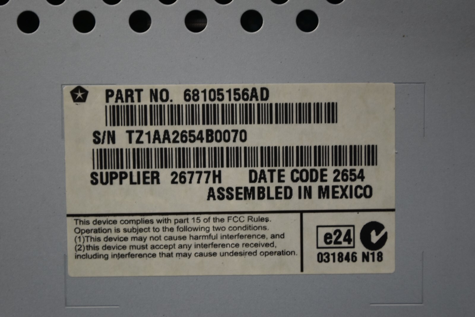 2011-2014 CHRYSLER 300 CHARGER 8.4″ DISPLAY SCREEN WITH TRIM ICN OEM 68105156AD