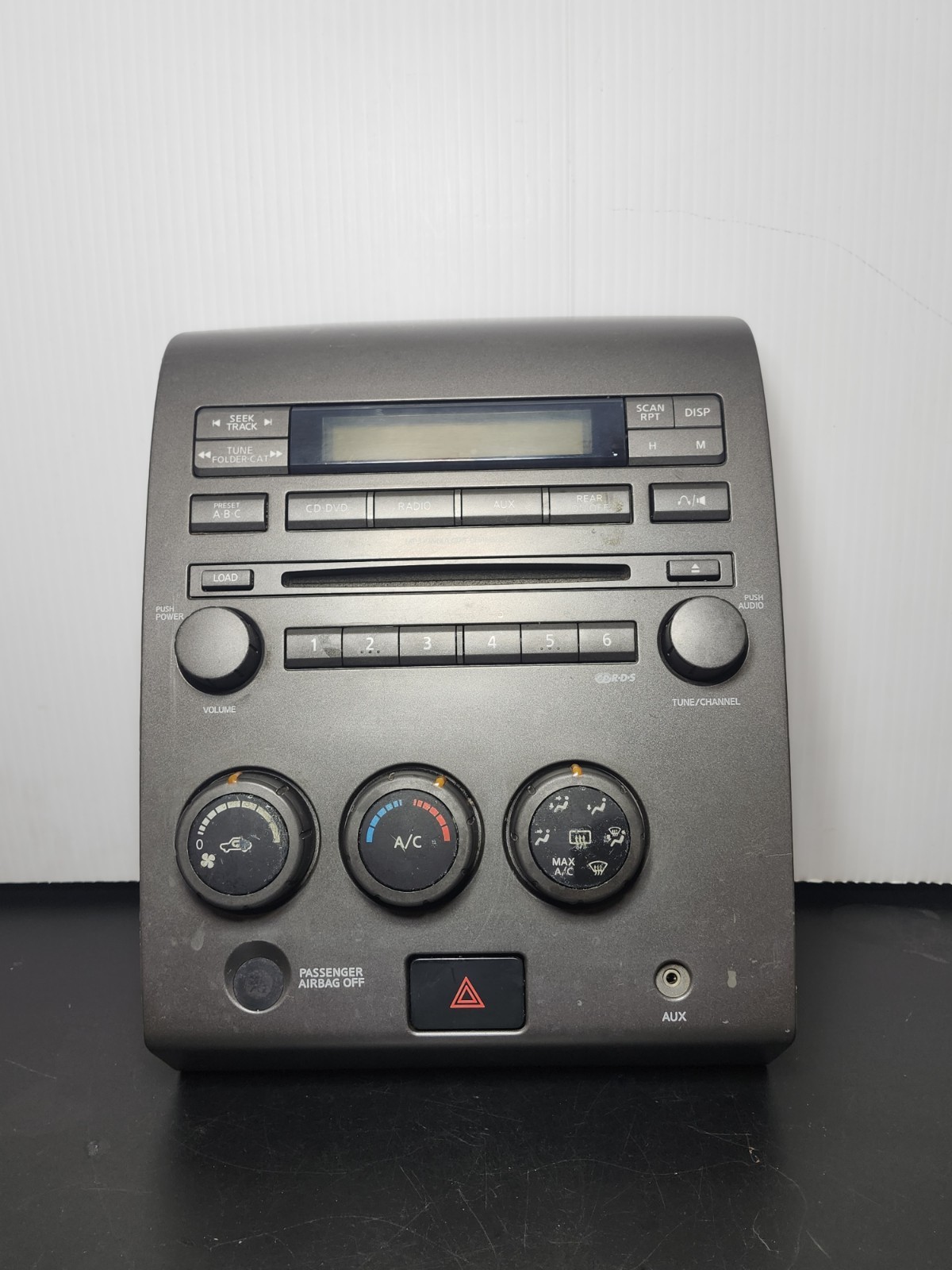 2004 – 2007 Nissan Titan Radio CD Player Climate Control Hazard Aux Dash 07 OEM
