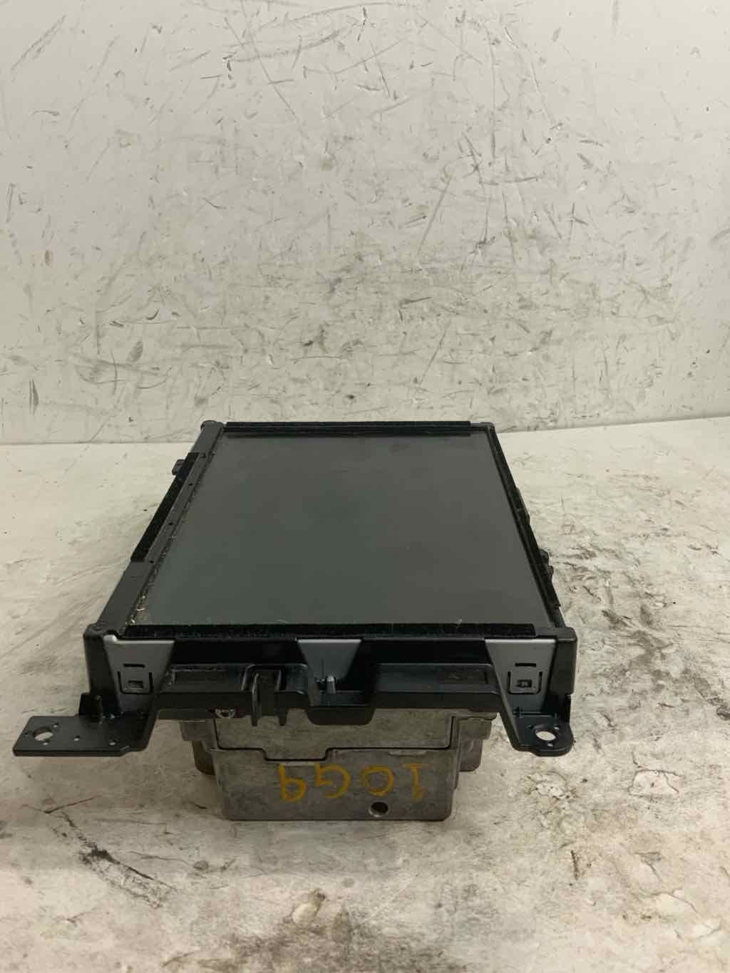 2015 Chrysler 200C Audio & Visual Equip Radio 68190260AF 8.4″ Display Navigatio