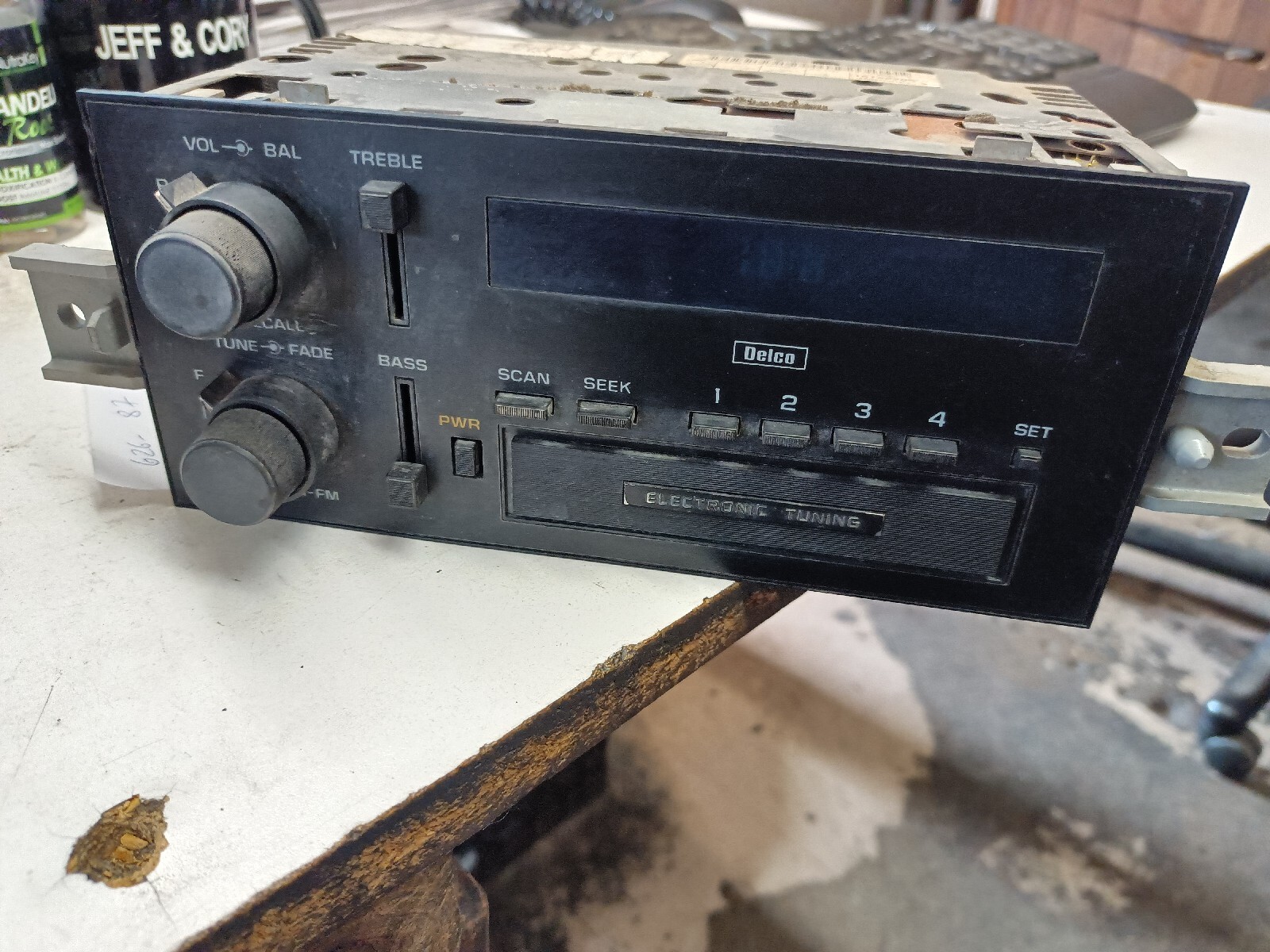 PARTS REPAIR ONLY 94 Chevy VAN Delco No player Radio Factory 16169205