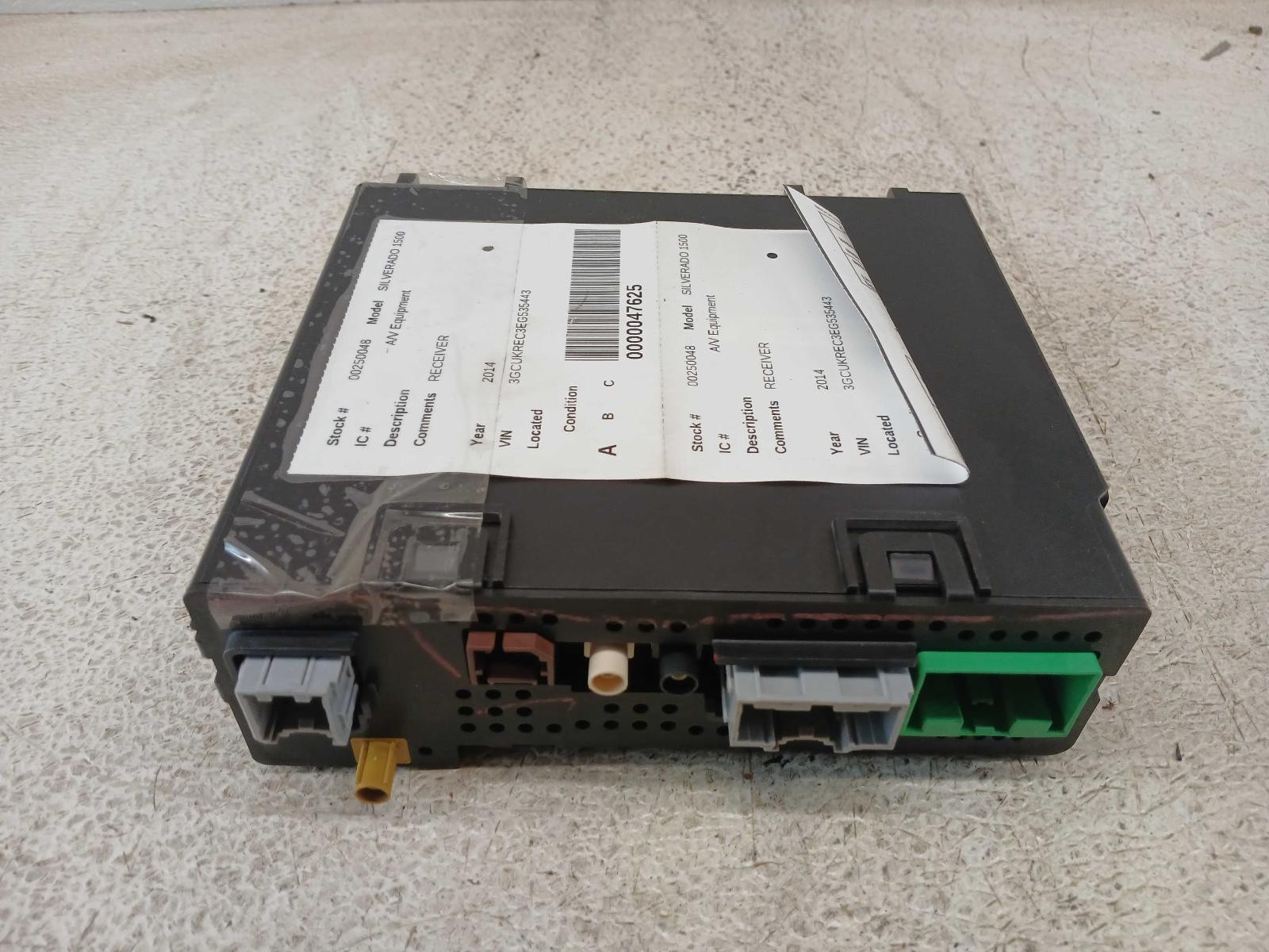 14 Chevy Silverado 1500 Radio Receiver ***May Need Programming***