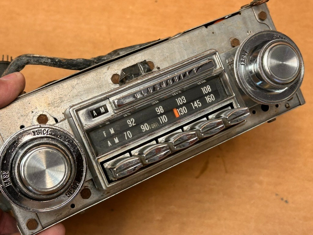 1970 Oldsmobile Factory AM/FM Radio with Amplifier -Not Working- 03BFM1