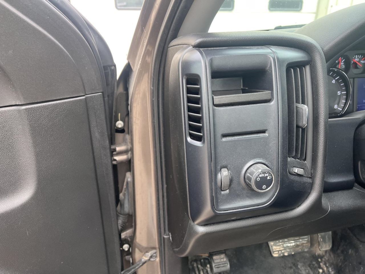 2014 Chevrolet Silverado 1500 Radio Control Panel OEM