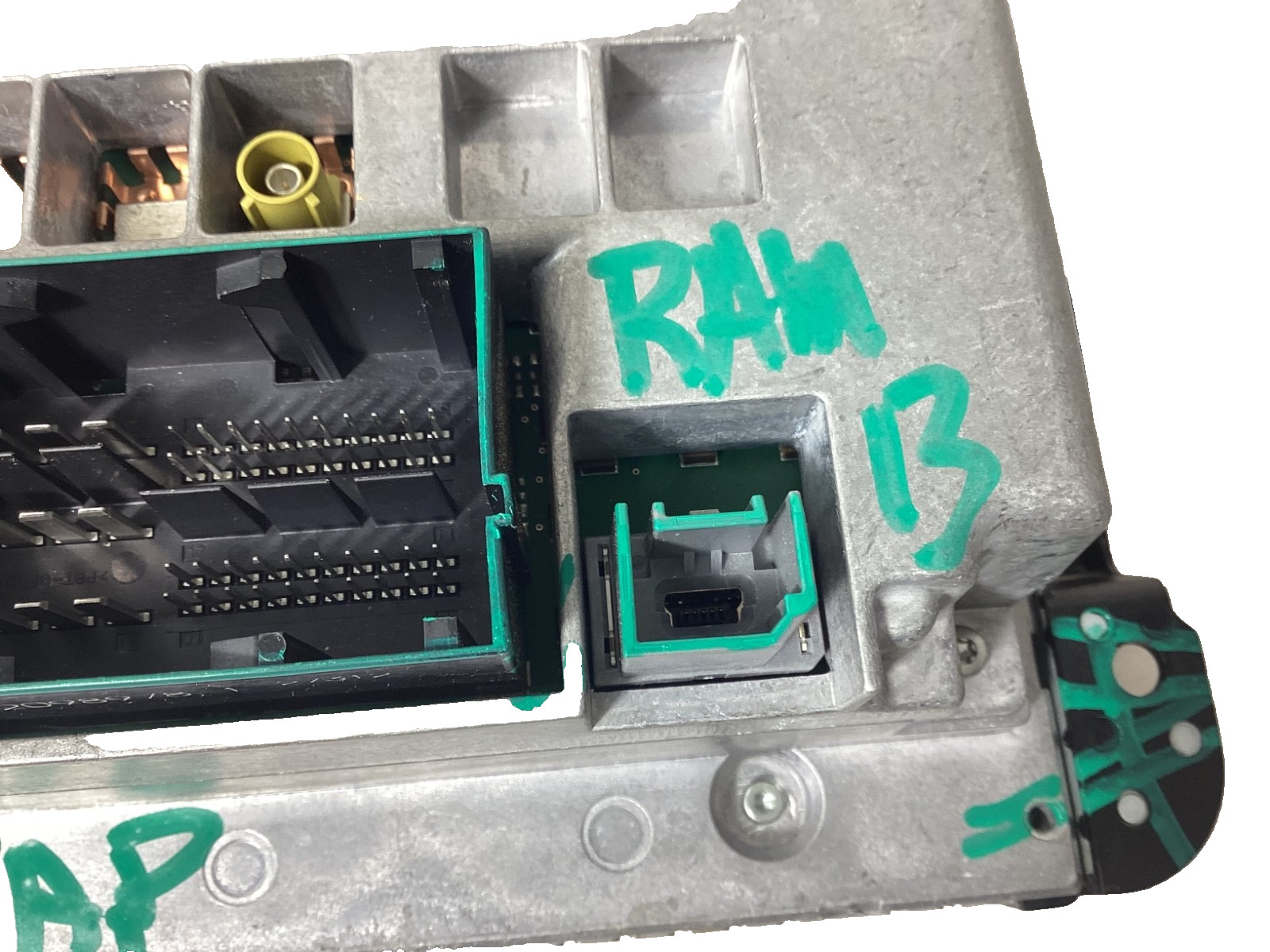 2013-2016 RAM 1500 UCONNECT Multi Media Radio Bluetooth VP3 CA 8.4″ 68258676 OEM
