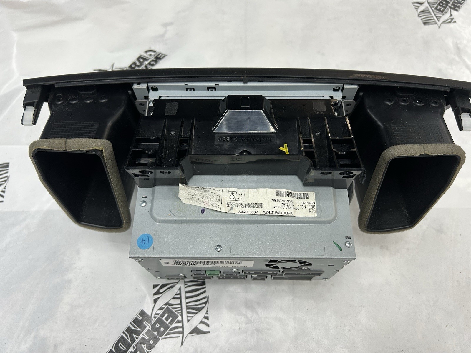 2013-2015 Honda Accord Oem Radio receiver Cd Player Display Screen ac vent