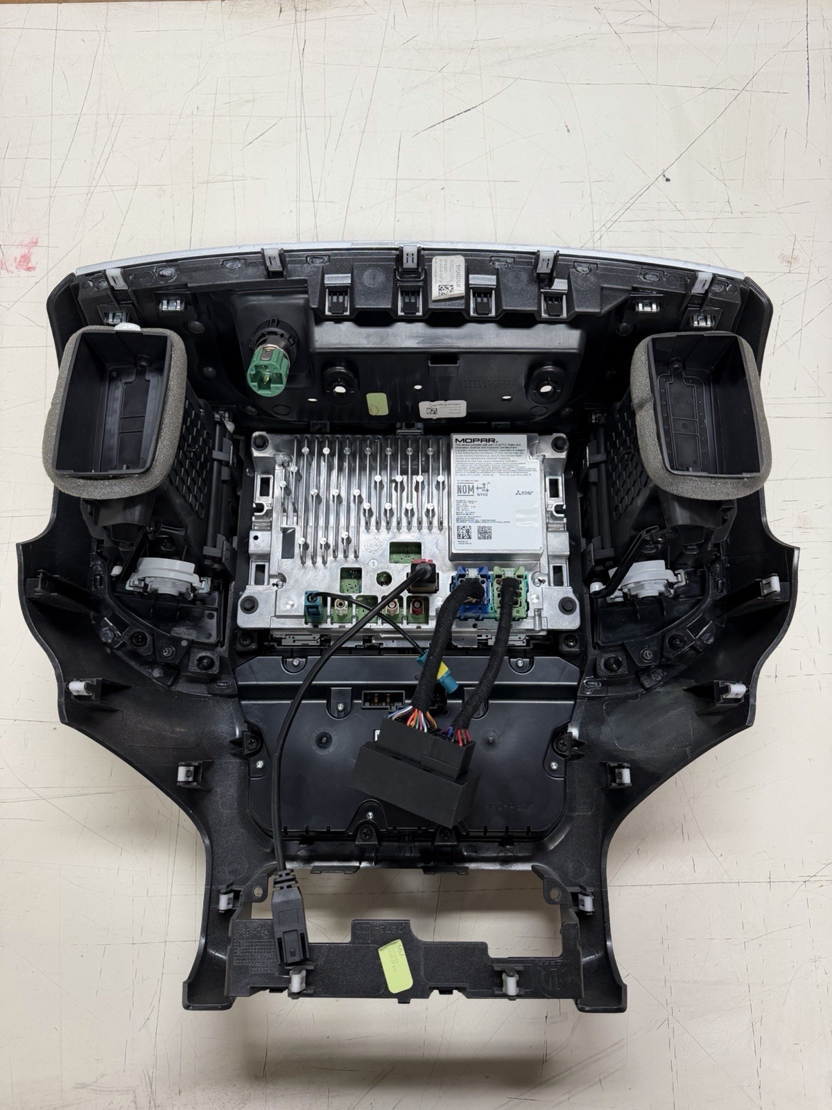 UCONNECT 5 2019-2025 Apple CarPlay DODGE TRUCK NEW BODY Ram 2500 3500 8.4″ Radio
