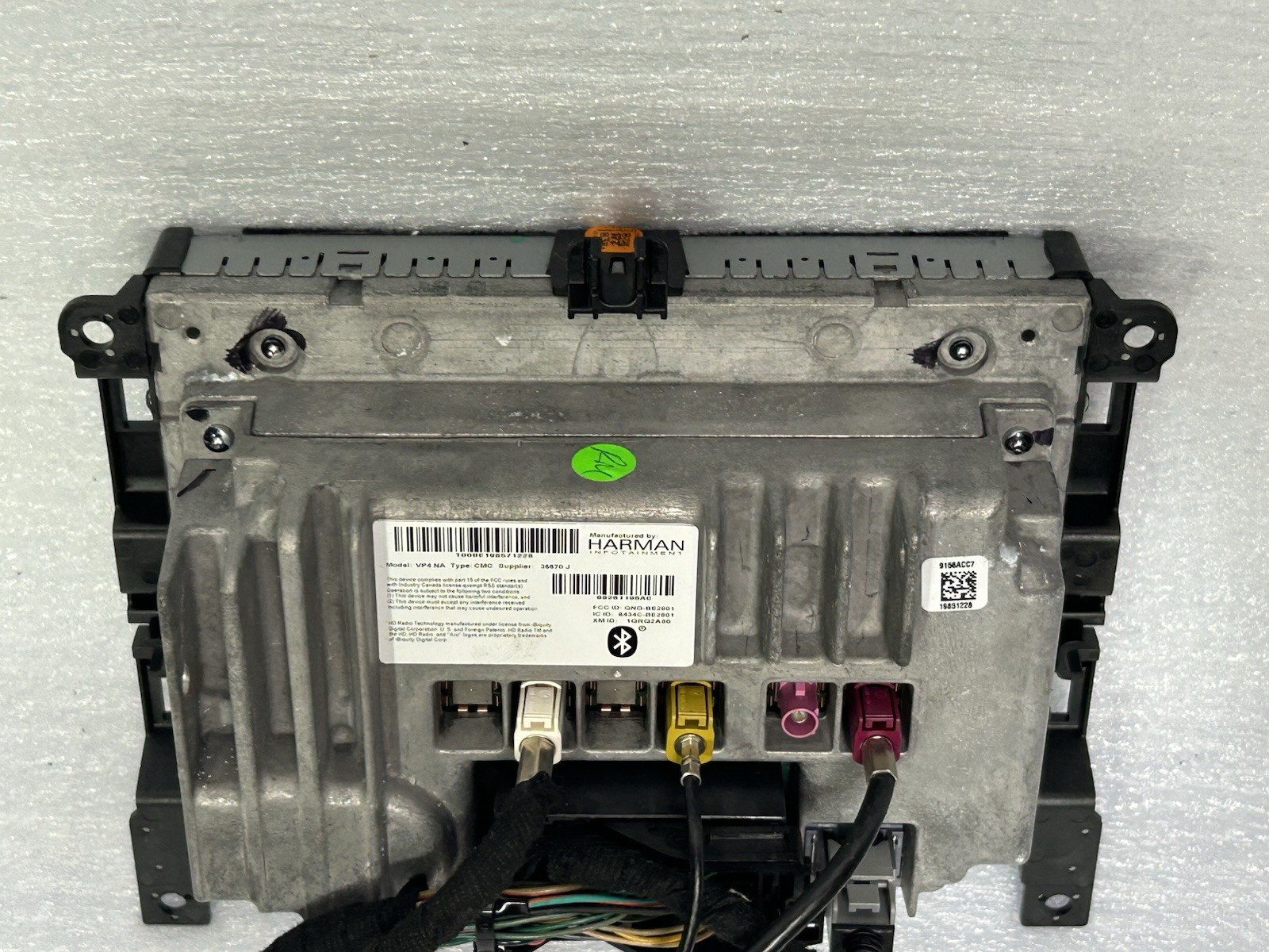 OEM 2015-2017 Chrysler 200 C Uconnect 8.4 Navigation Radio RA4 VP4 NA + BEZEL
