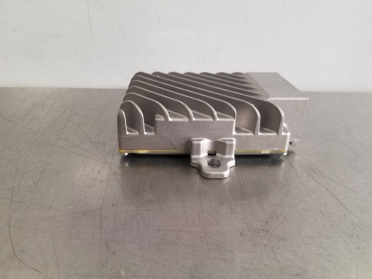 18 2018 BMW M240I HIFI AUDIO SYSTEM SECONDARY AMPLIFIER 12 VOLT 2622503
