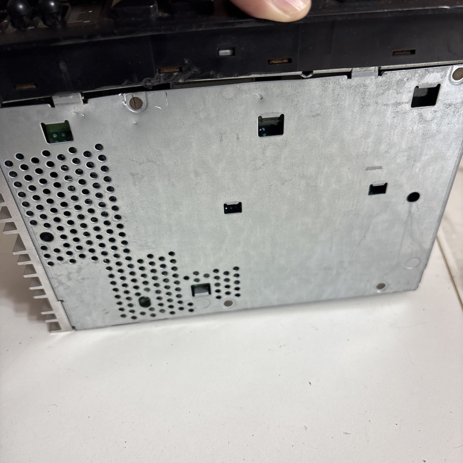 P04704373AE Chrysler CD AM/FM Radio for Dodge Durango Dakota “untested” As-is
