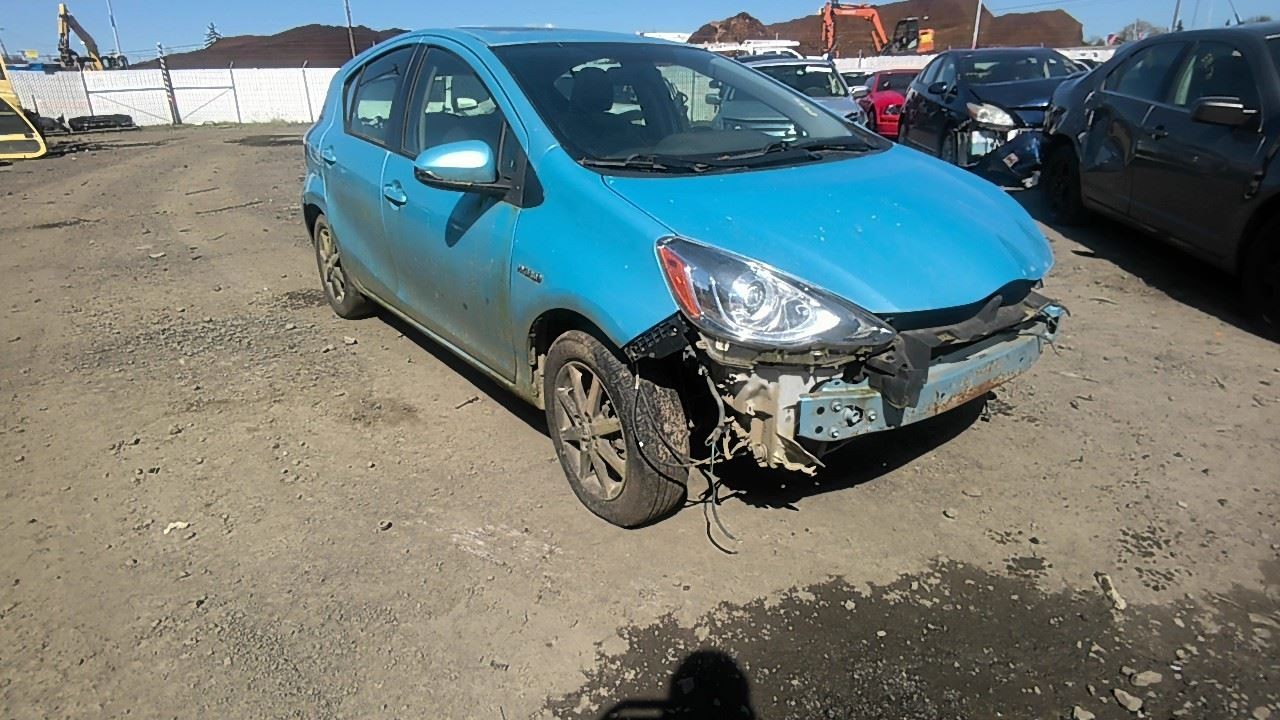 Audio Equipment Radio Prius C VIN B3 7th And 8th Digit Fits 16-17 PRIUS 32467877