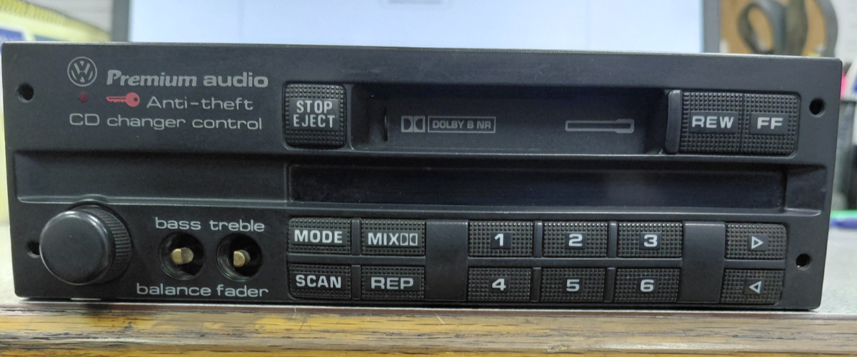 1993-1994 VOLKSWAGEN VW JETTA PREMIUM AUDIO RADIO CASSETTE STEREO 1HM-035-186-D