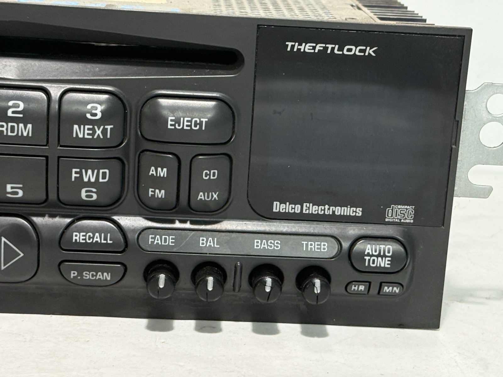Delco GM Chevy AM FM CD Radio Caprice Impala SS Blazer Camaro 95-02 OEM 16194491