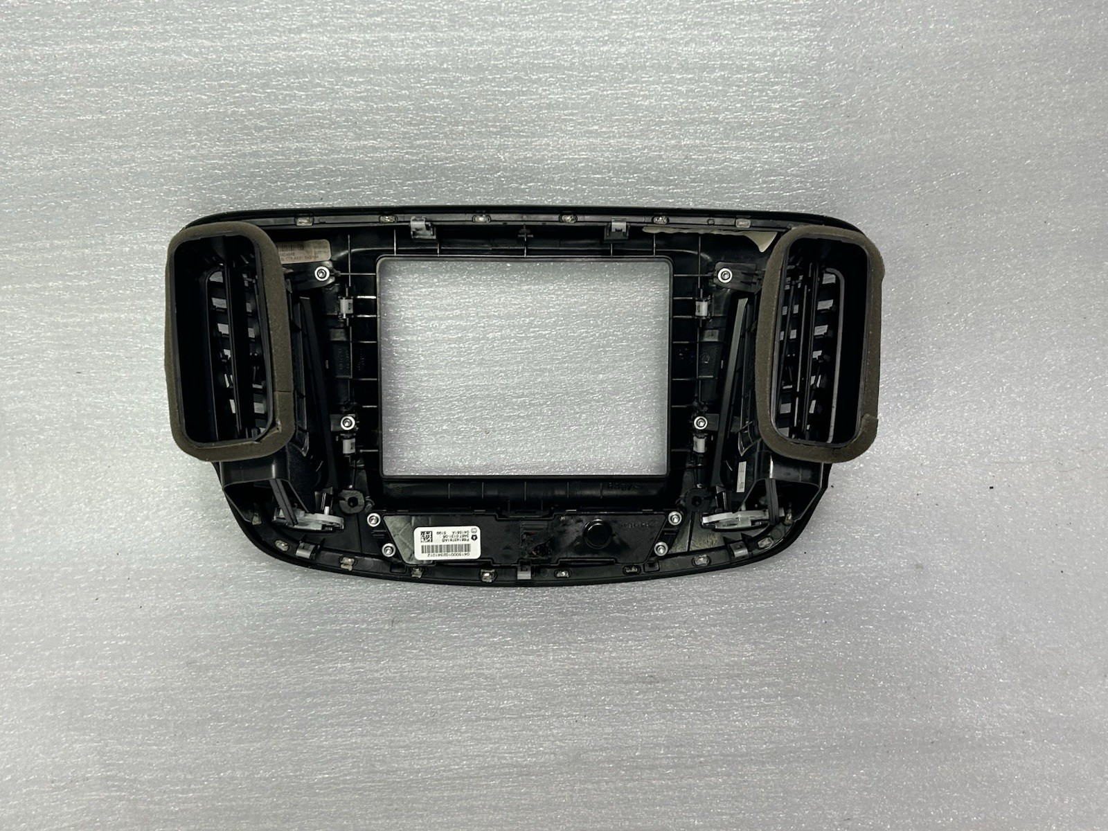OEM 2015-2017 Chrysler 200 C Uconnect 8.4 Navigation Radio RA4 VP4 NA + BEZEL