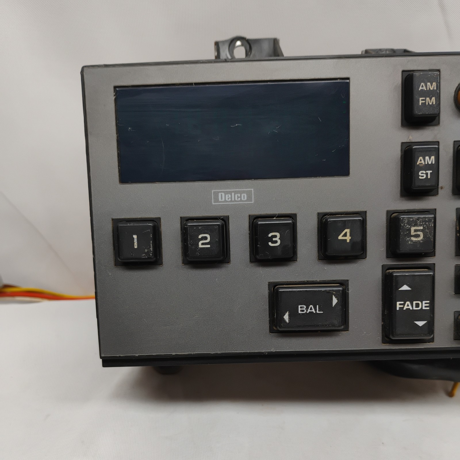 88-94 GMC Chevy Pickup Truck Suburban OBS Radio Stereo Delco Audio 16084245 OEM
